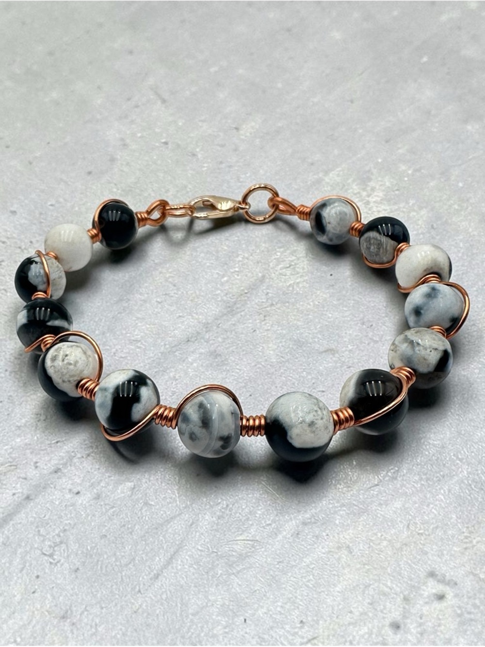 Black & White Beaded Copper Wire Bracelet – Handmade Jewelry